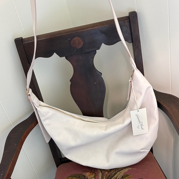 Universal Thread Shoulder Bag - Picture 3 of 9